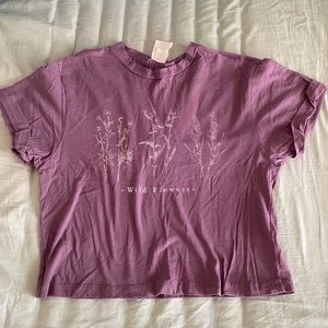 Cropped purple shirt